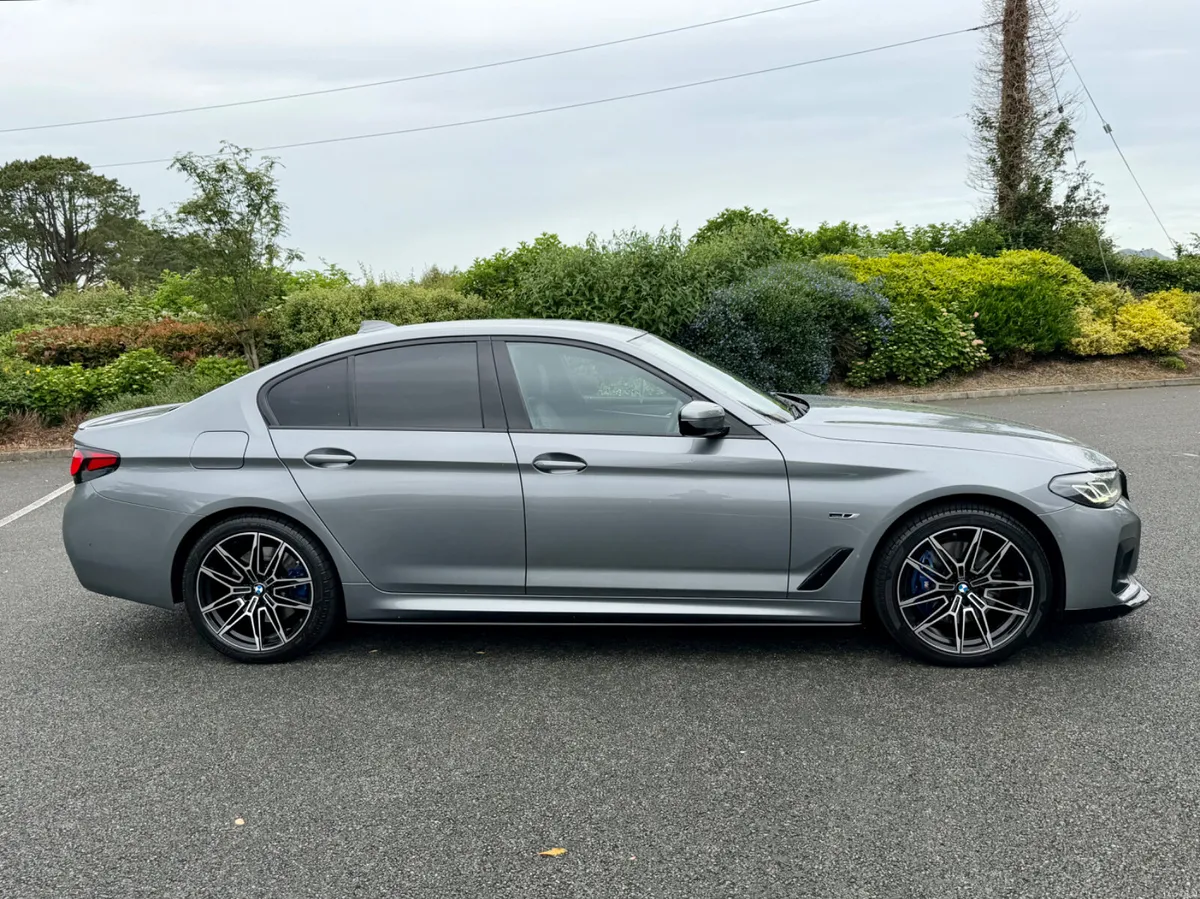 2023 BMW 530E M SPORT PRO LCI - Image 2