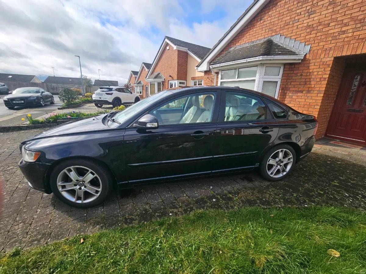 2010 Volvo S40 - Image 3