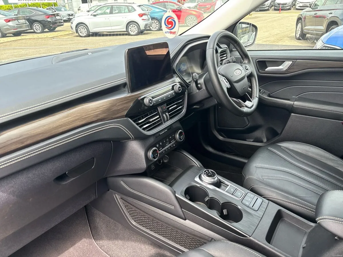 Ford Kuga 2.5 Duratec 190PS FHEV Vignale Auto - Image 3