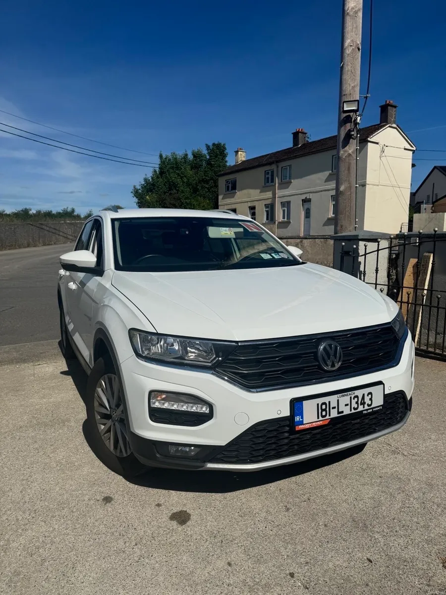 Volkswagen T-Roc - Image 1