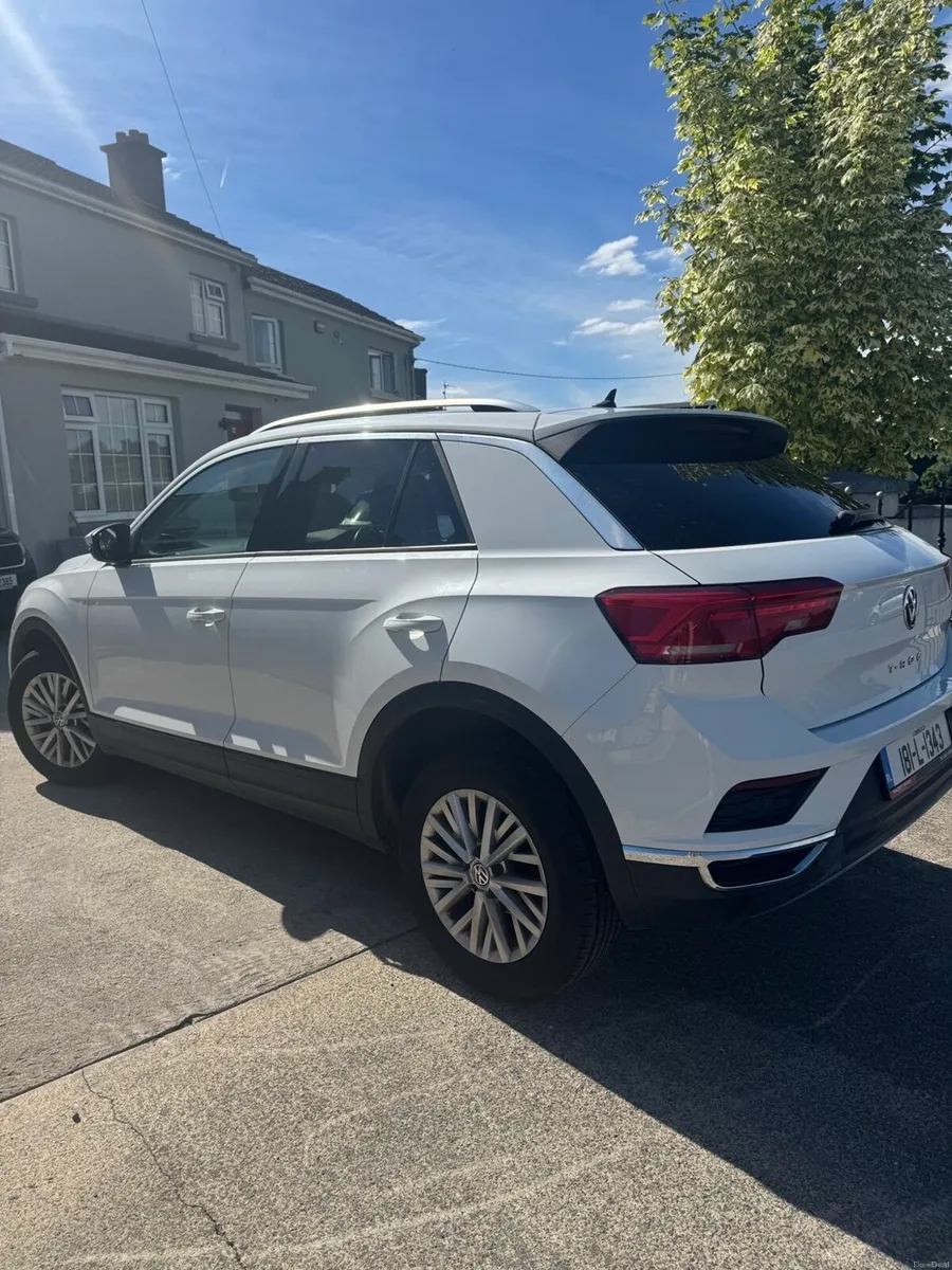 Volkswagen T-Roc - Image 4