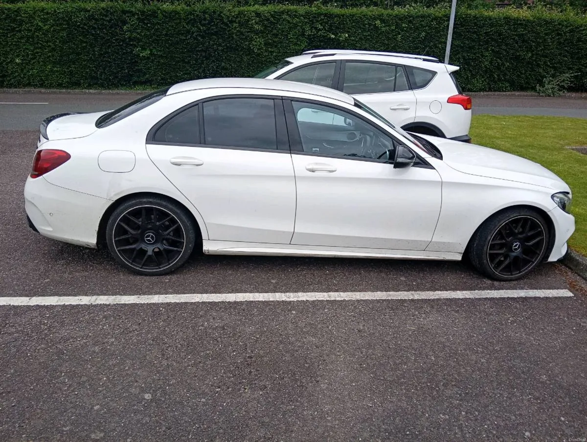Car - Image 3