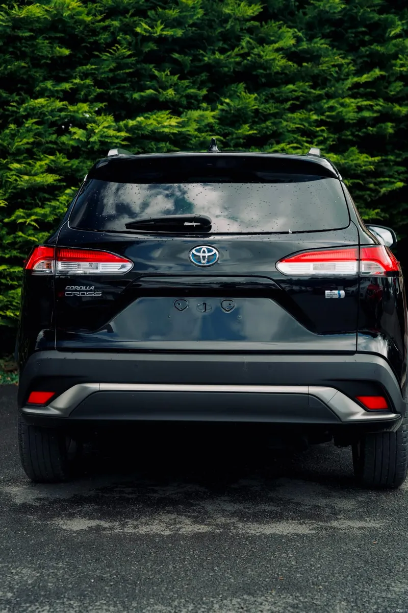 🌟 Toyota Corolla Cross 1.8 Hybrid 2023 🌟 - Image 3