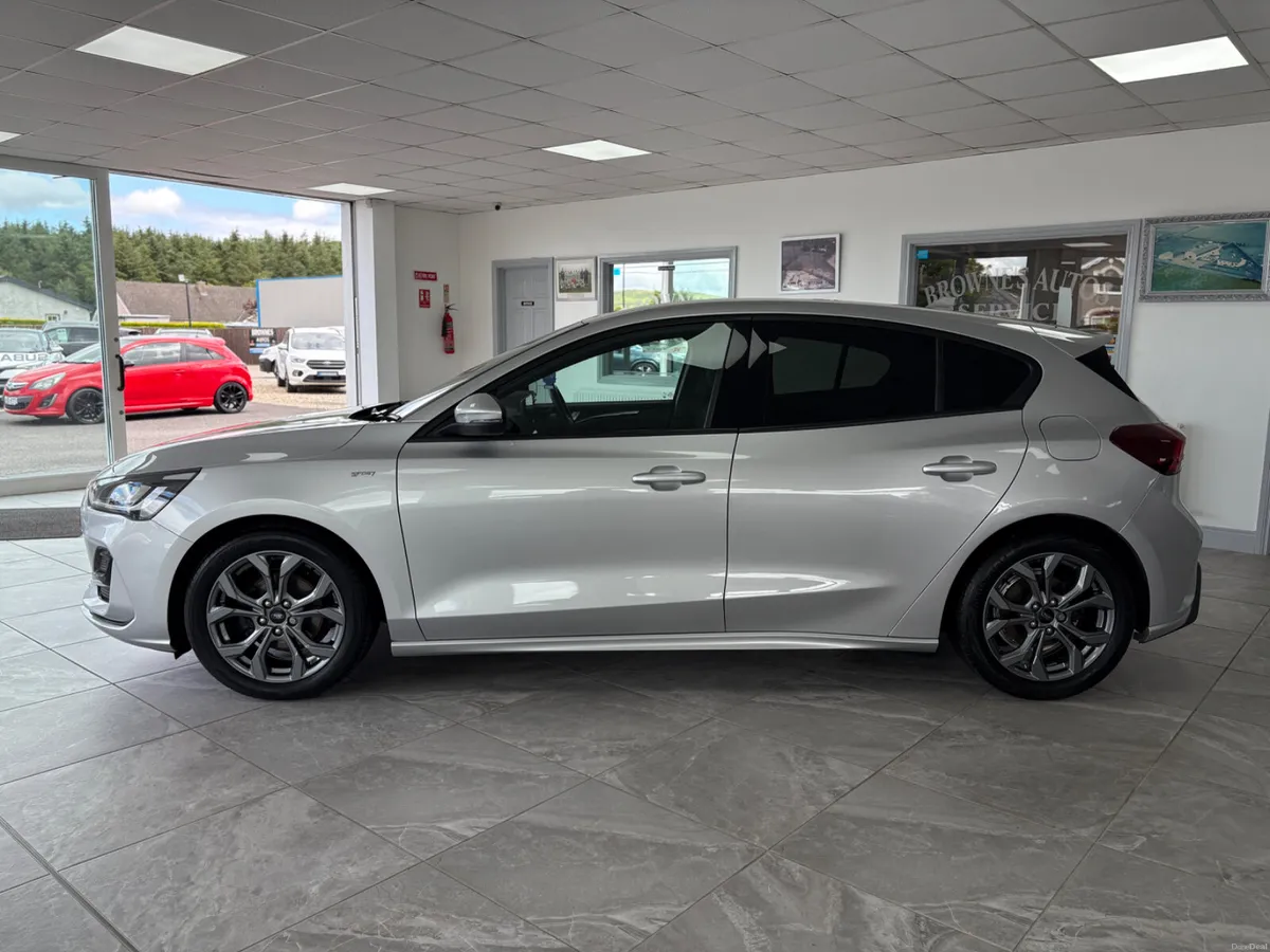2024 Ford Focus ST-Line Showroom Condition - Image 6