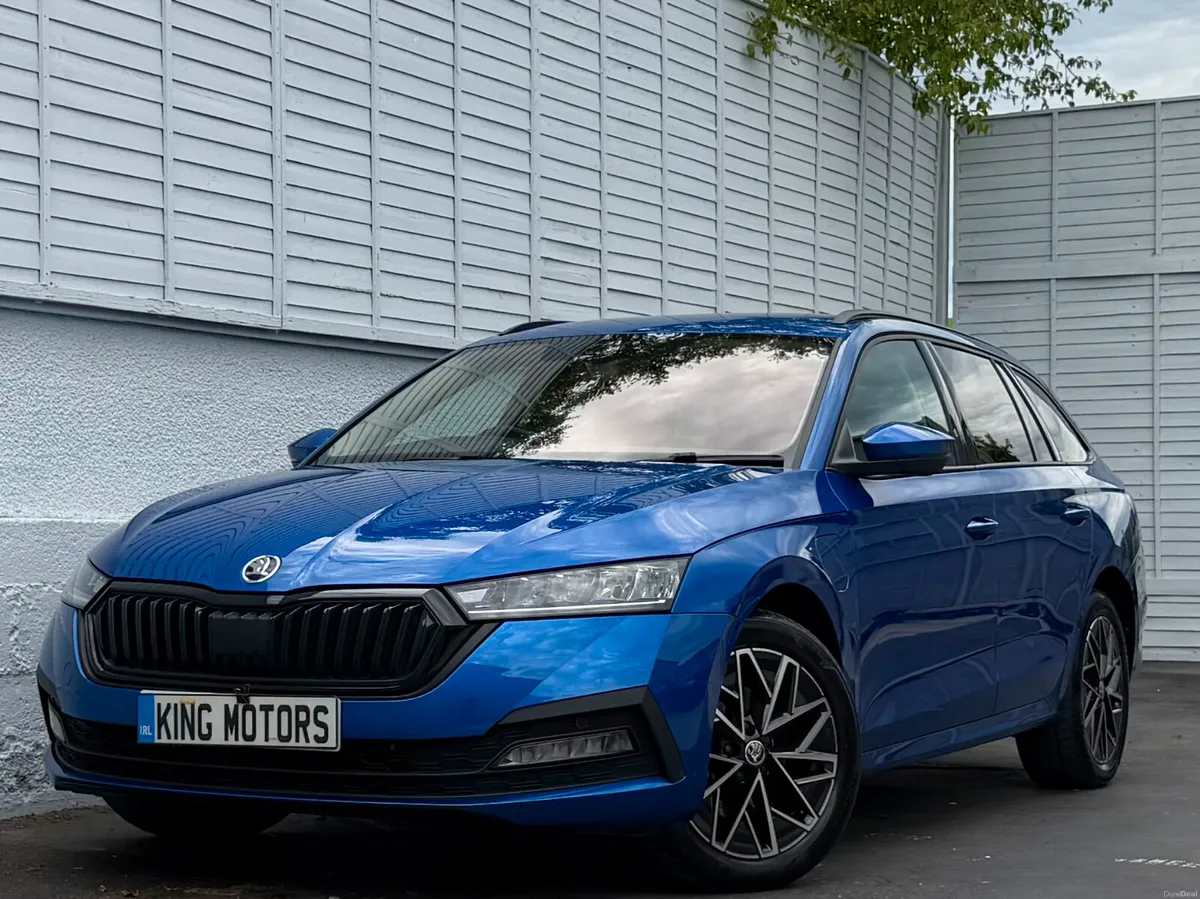 Skoda Octavia 2023 SE TECH / PLUG-IN 1.4 TSI - Image 4
