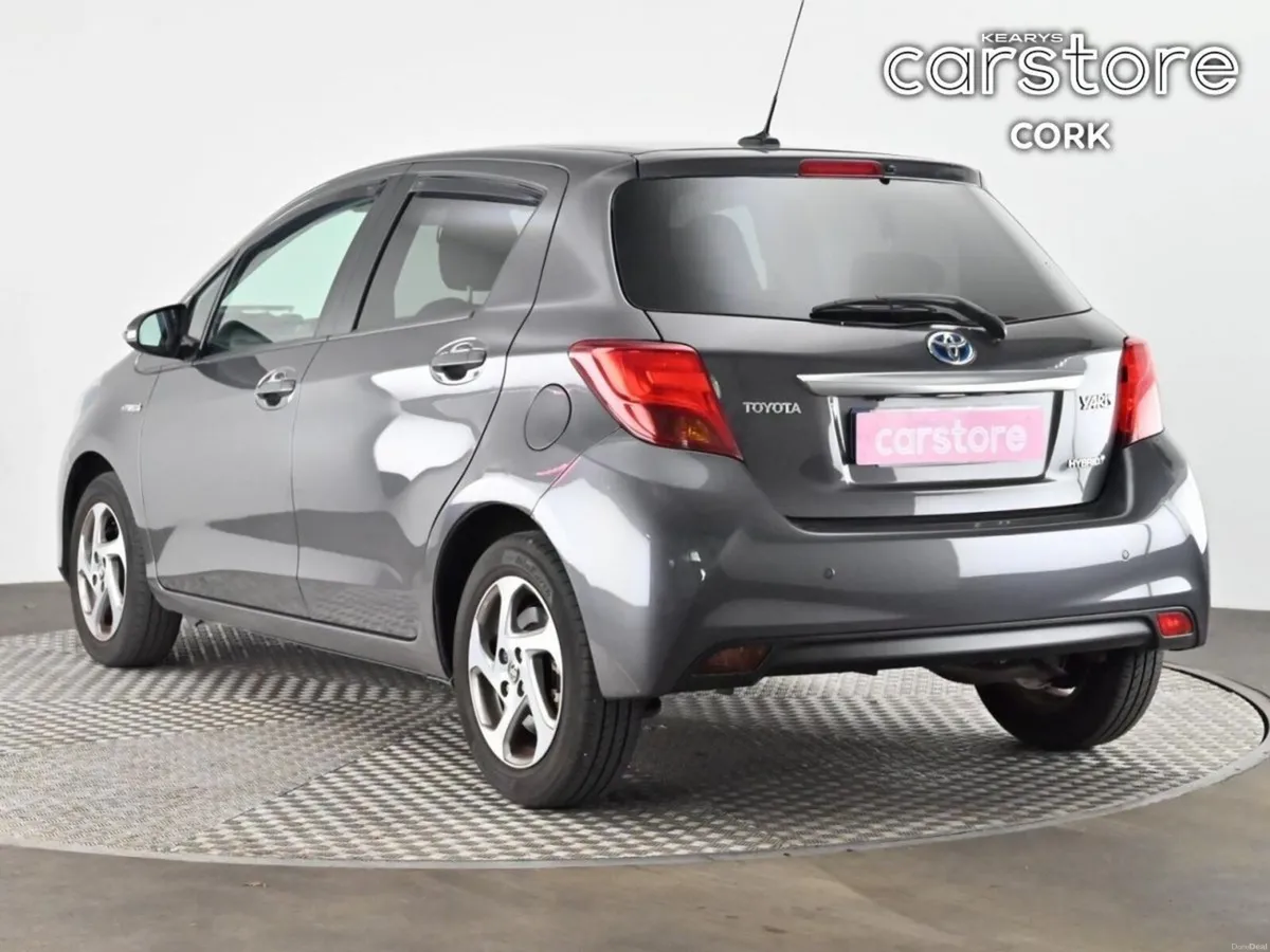 Toyota Yaris 1.5 Hybrid Aura Auto - Image 3