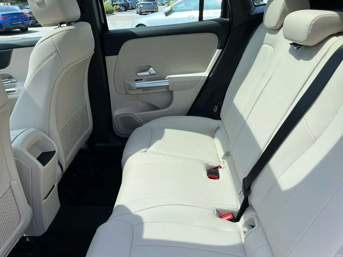 Mercedes-Benz GLA 180D Progressive Line Plus - Image 4