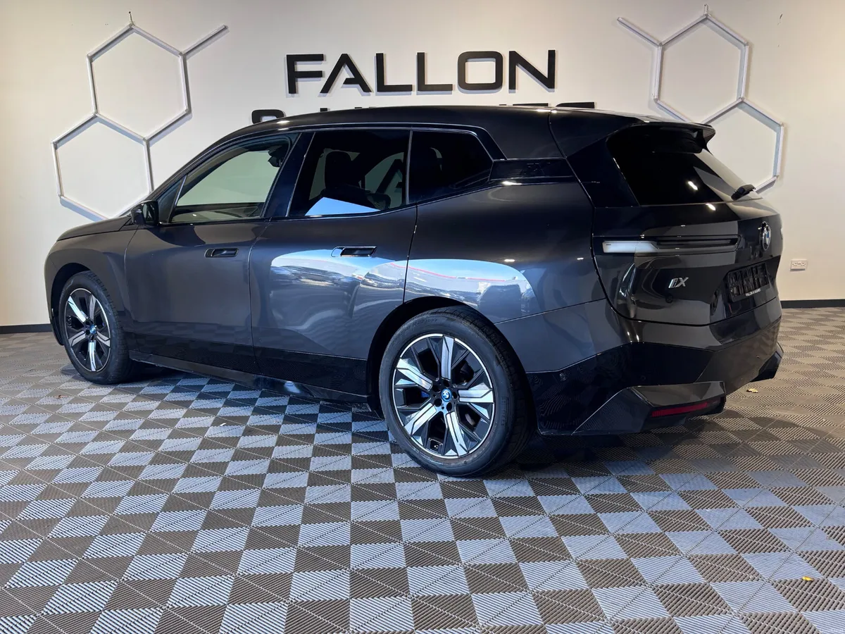 BMW iX XDRIVE40 M SPORT EDITION - Image 3