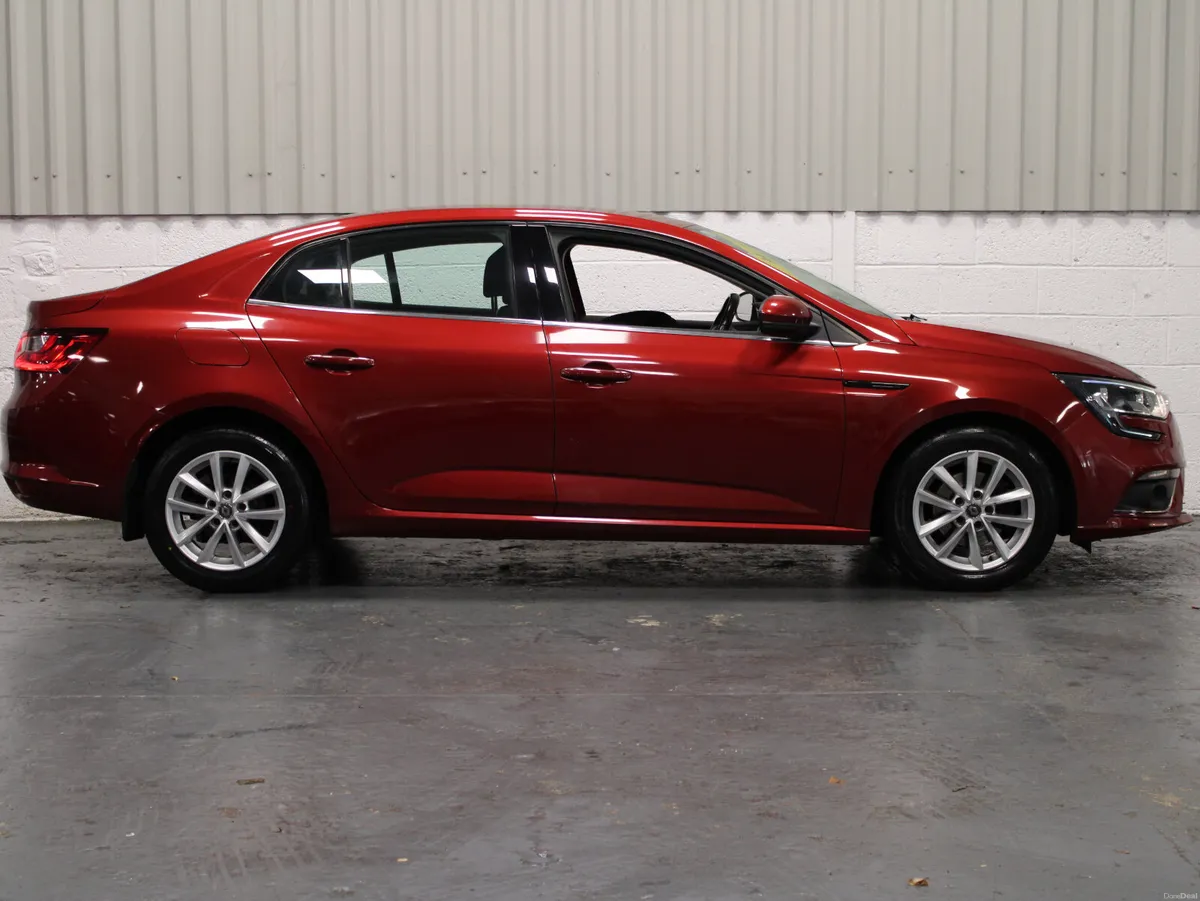 Renault Megane 2019 - Image 5