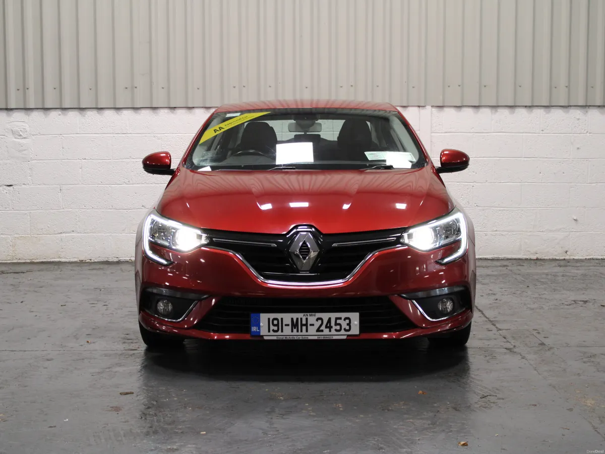 Renault Megane 2019 - Image 2