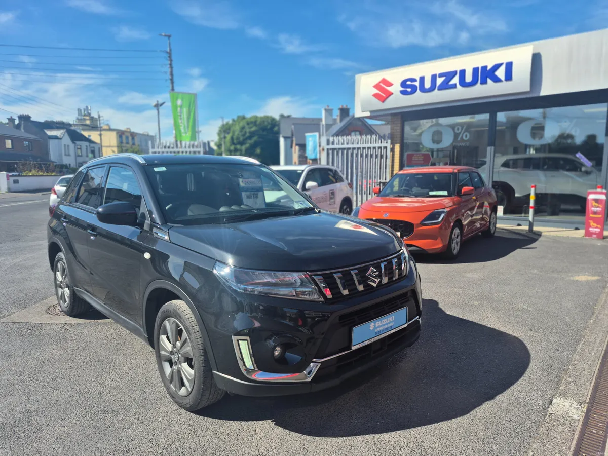2025 Suzuki Vitara SZT - Image 2