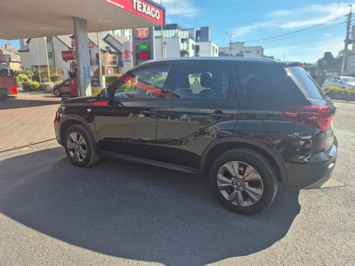 2025 Suzuki Vitara SZT - Image 4