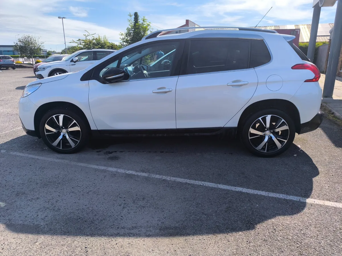 162 Peugeot 2008 1.2 AUTOMATIC - Image 1