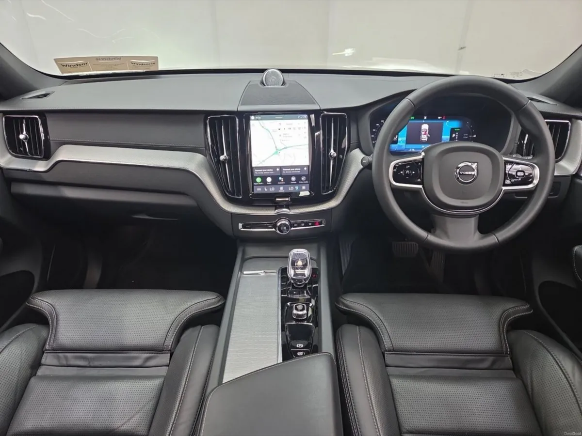 Volvo XC60  T6 Ultimate Black Edition AWD PHEV *35 - Image 4