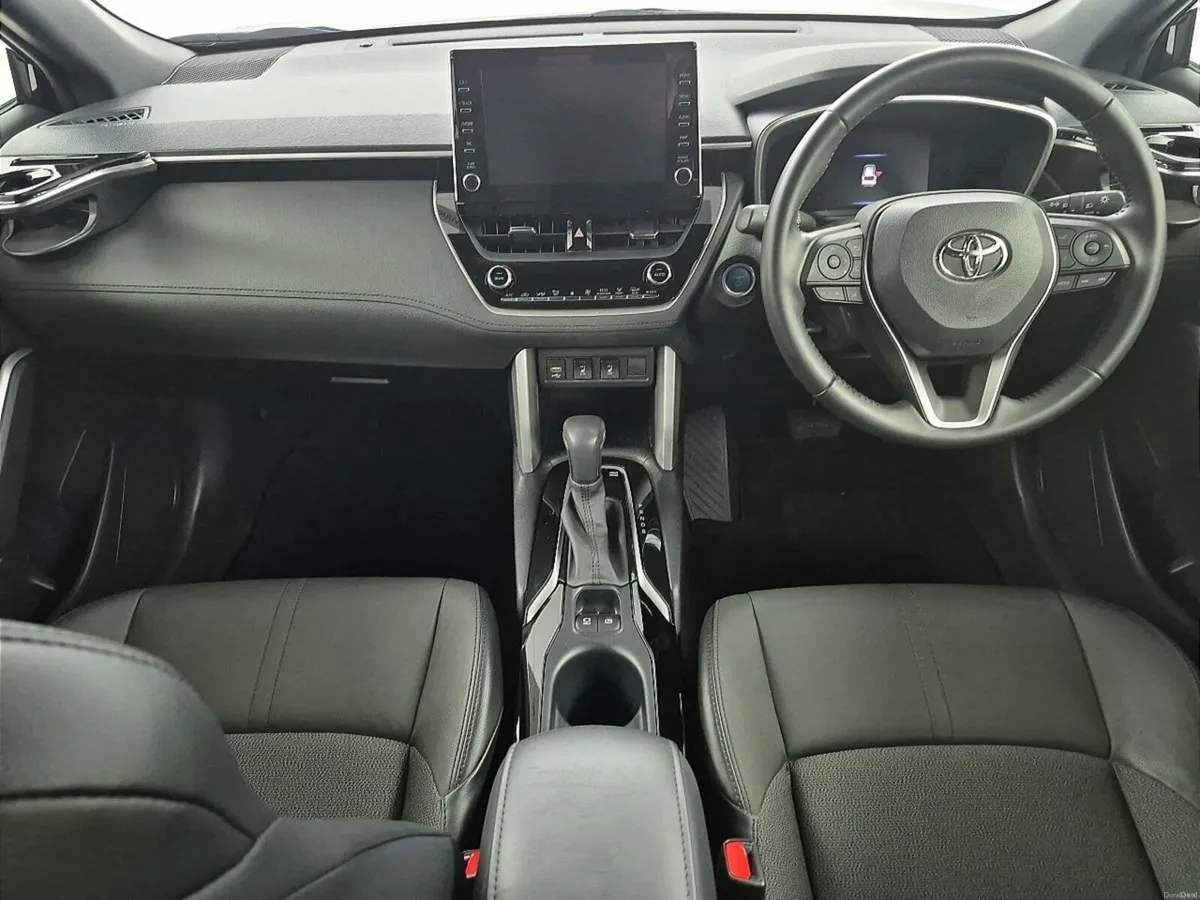 Toyota Corolla 1.8 Hybrid Sol - Image 4