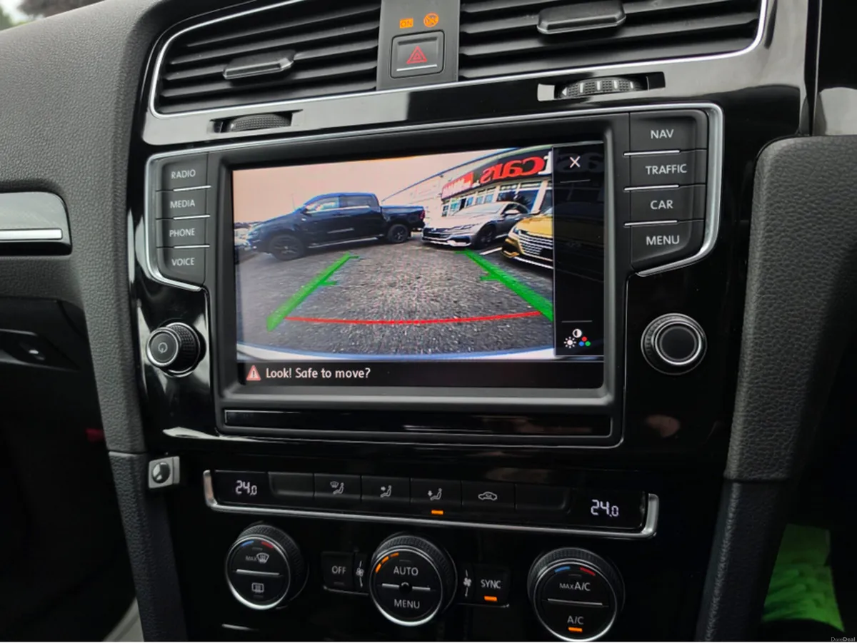 Volkswagen Golf SPECIAL OFFER 1.4 TSI HIGHLINE EDI - Image 6