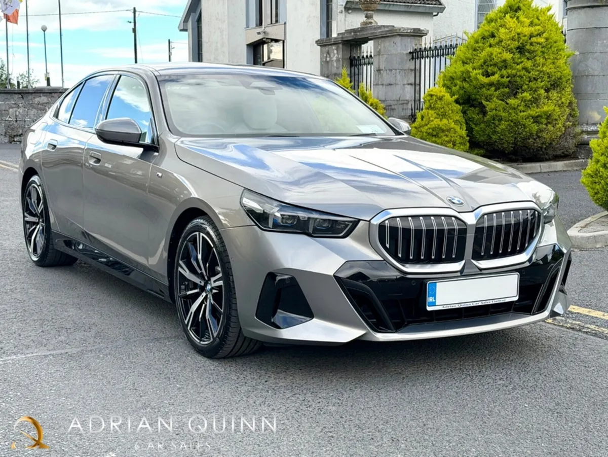 BMW 5-Series 520i M-SPORT AUTO - Image 4