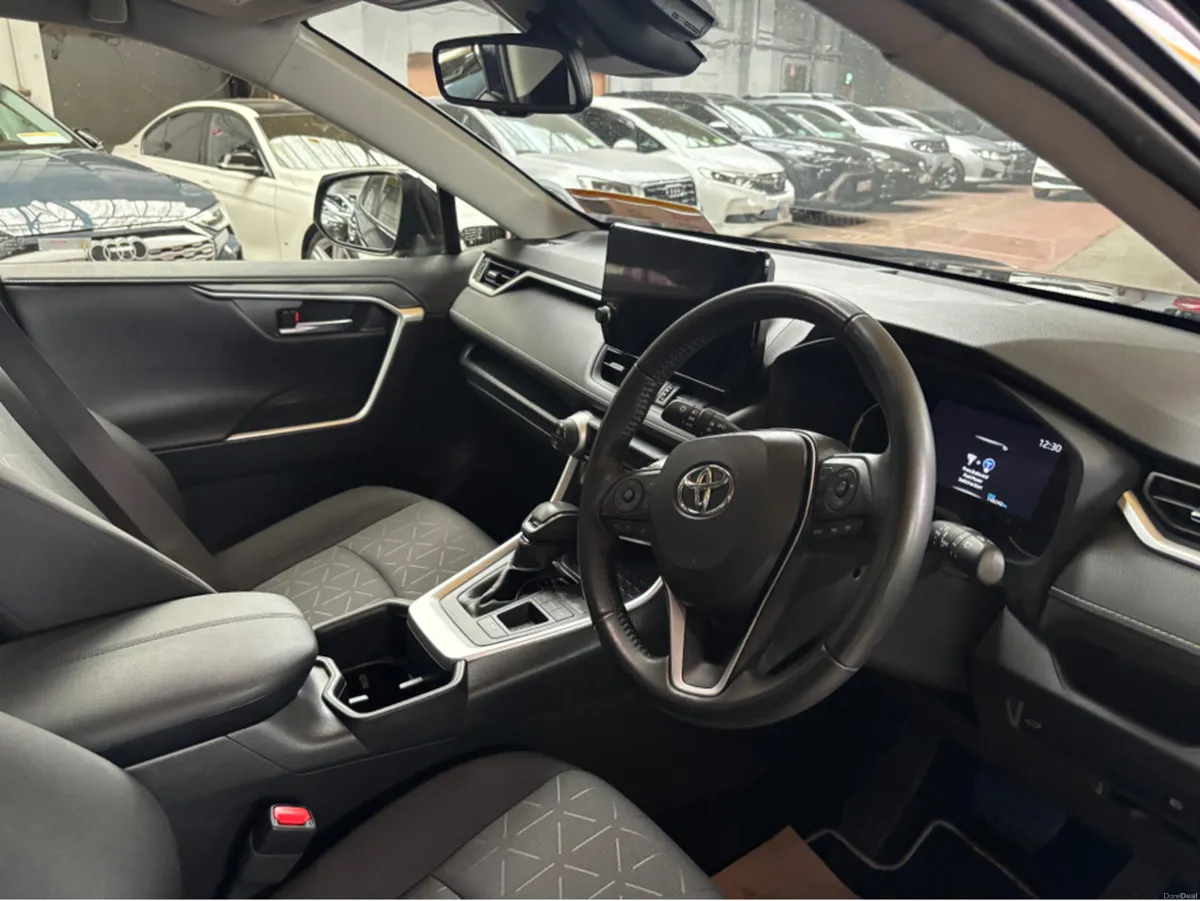 Toyota RAV4 RAV4 HYBRID LUNA 4DR AUTO Finance Avai - Image 6