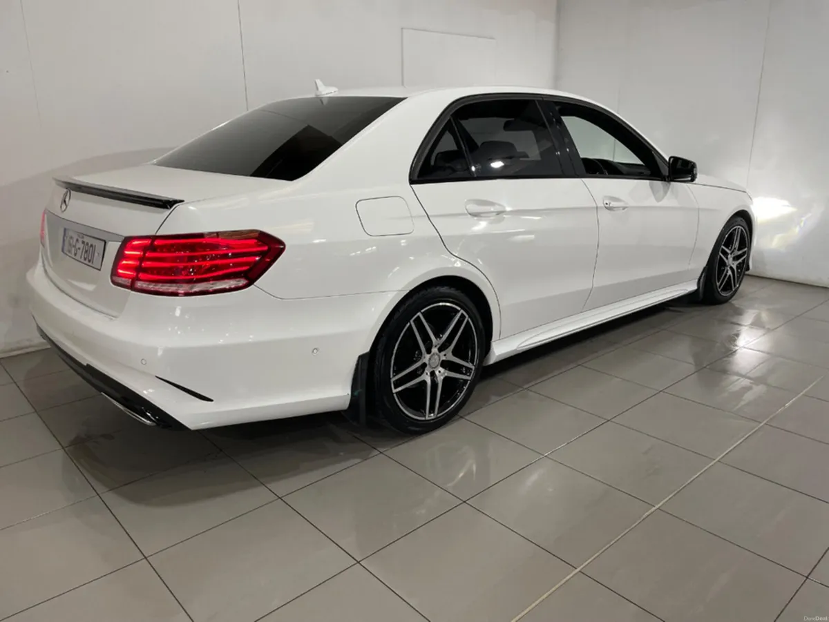 Mercedes-Benz E-Class E SERIES BLUETEC AMG NIGHT E - Image 3