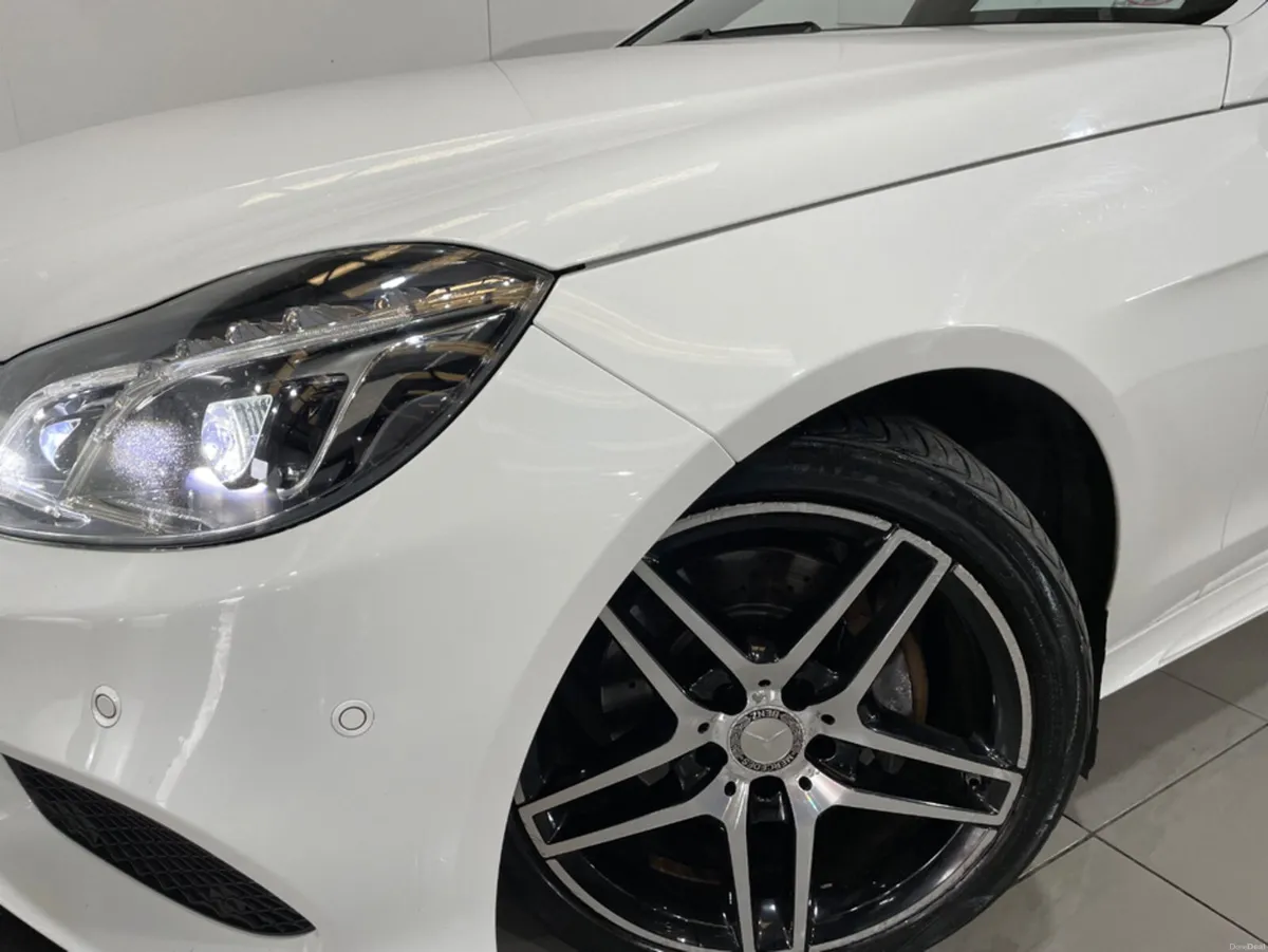 Mercedes-Benz E-Class E SERIES BLUETEC AMG NIGHT E - Image 4
