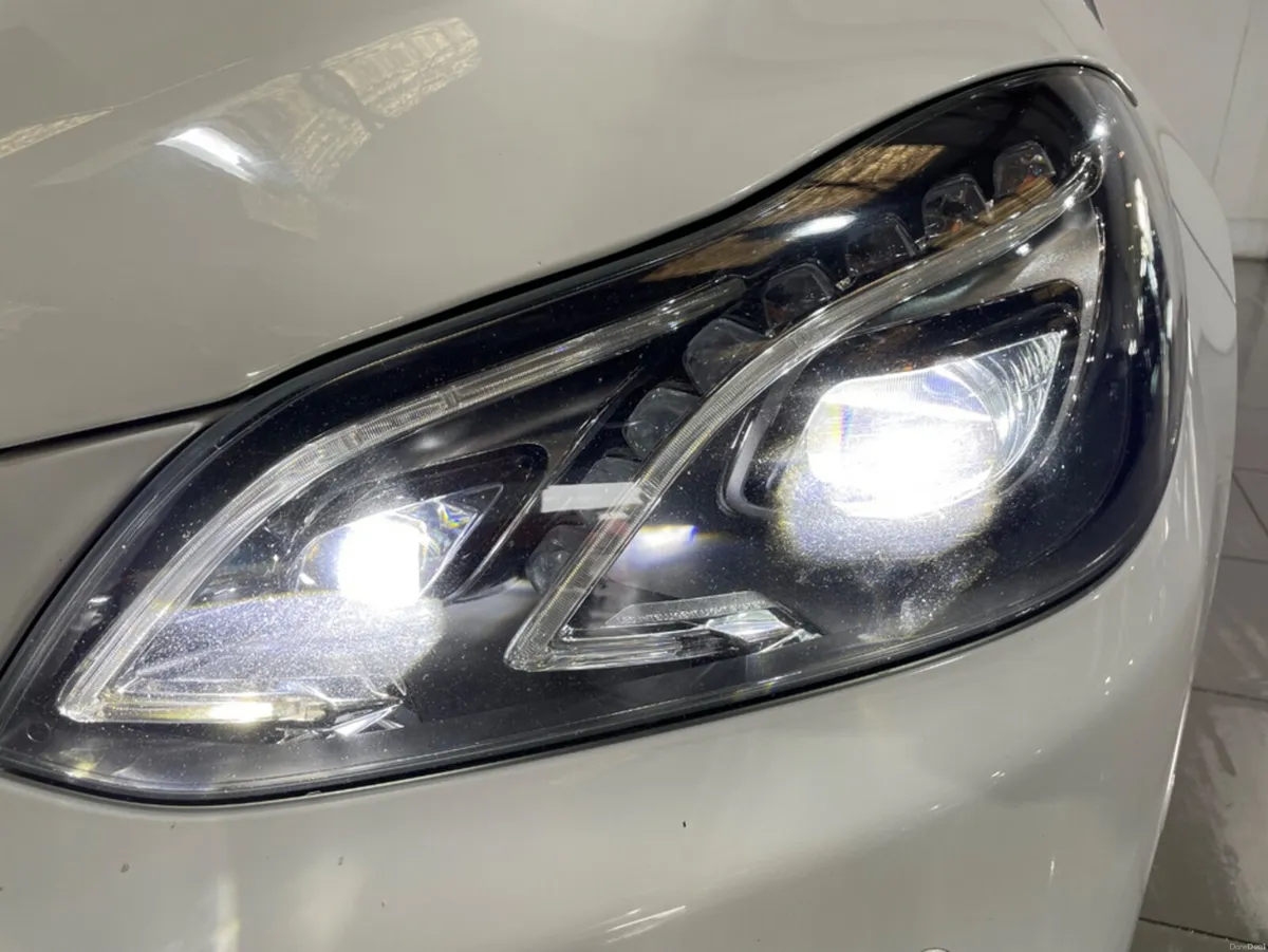 Mercedes-Benz E-Class E SERIES BLUETEC AMG NIGHT E - Image 5