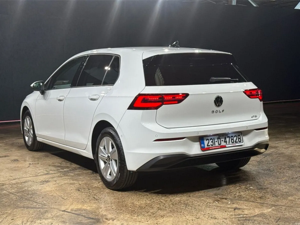 Volkswagen Golf 1.0 AUTOMATIC - STANDARD - ETSI AC - Image 5