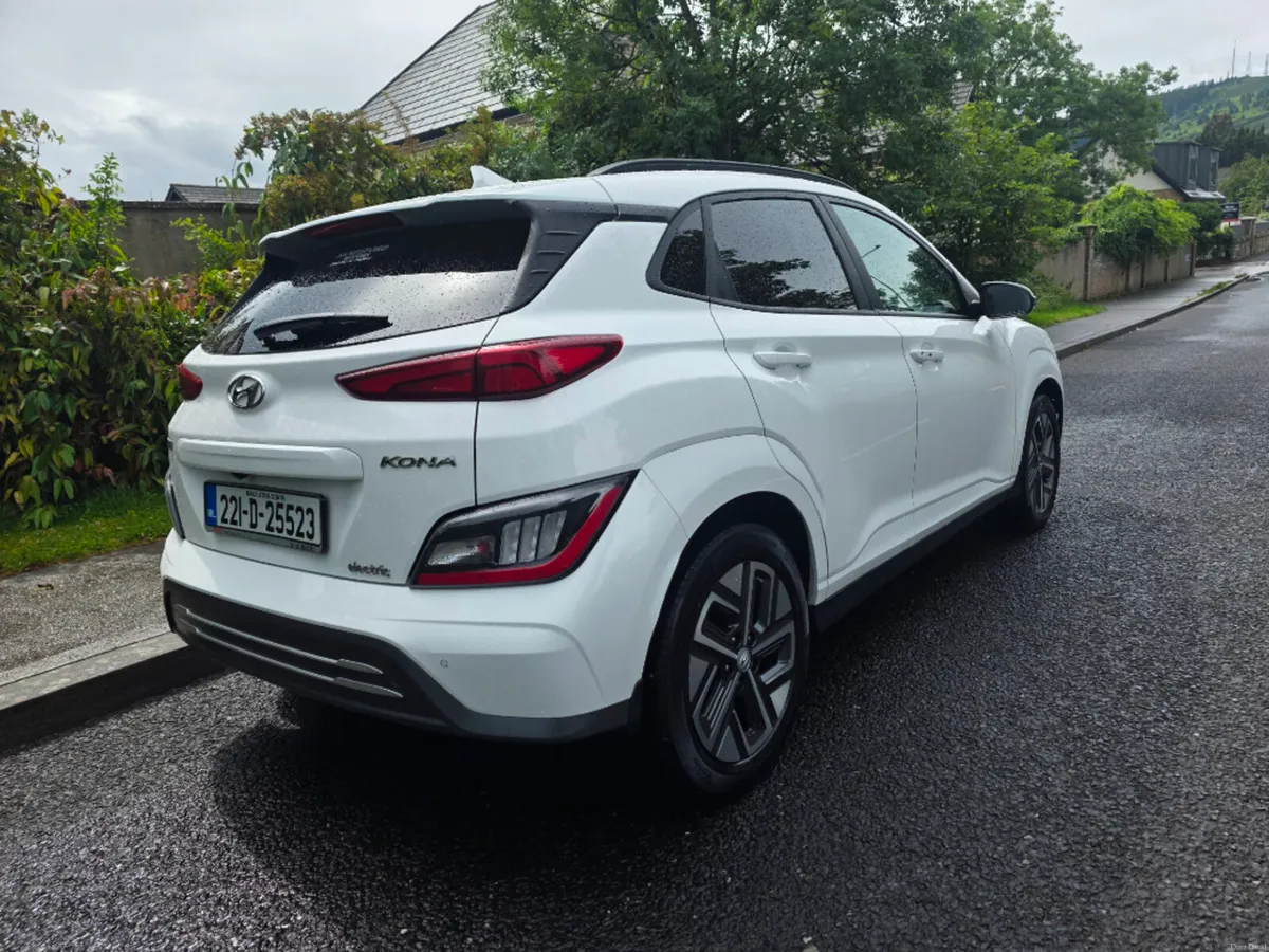 Hyundai KONA Kauai Premium 64kwh 5DR Auto - Image 4