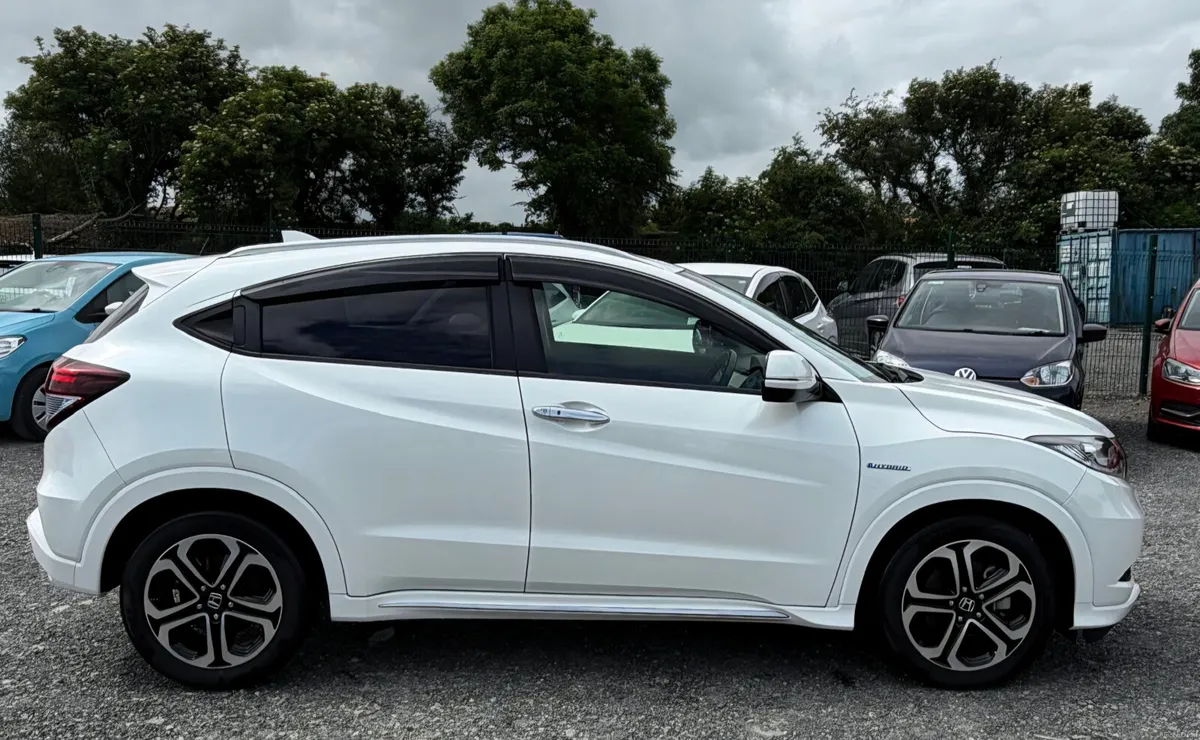 Honda Vezel 2017 – 1.5 Petrol Hybrid Automatic - Image 3