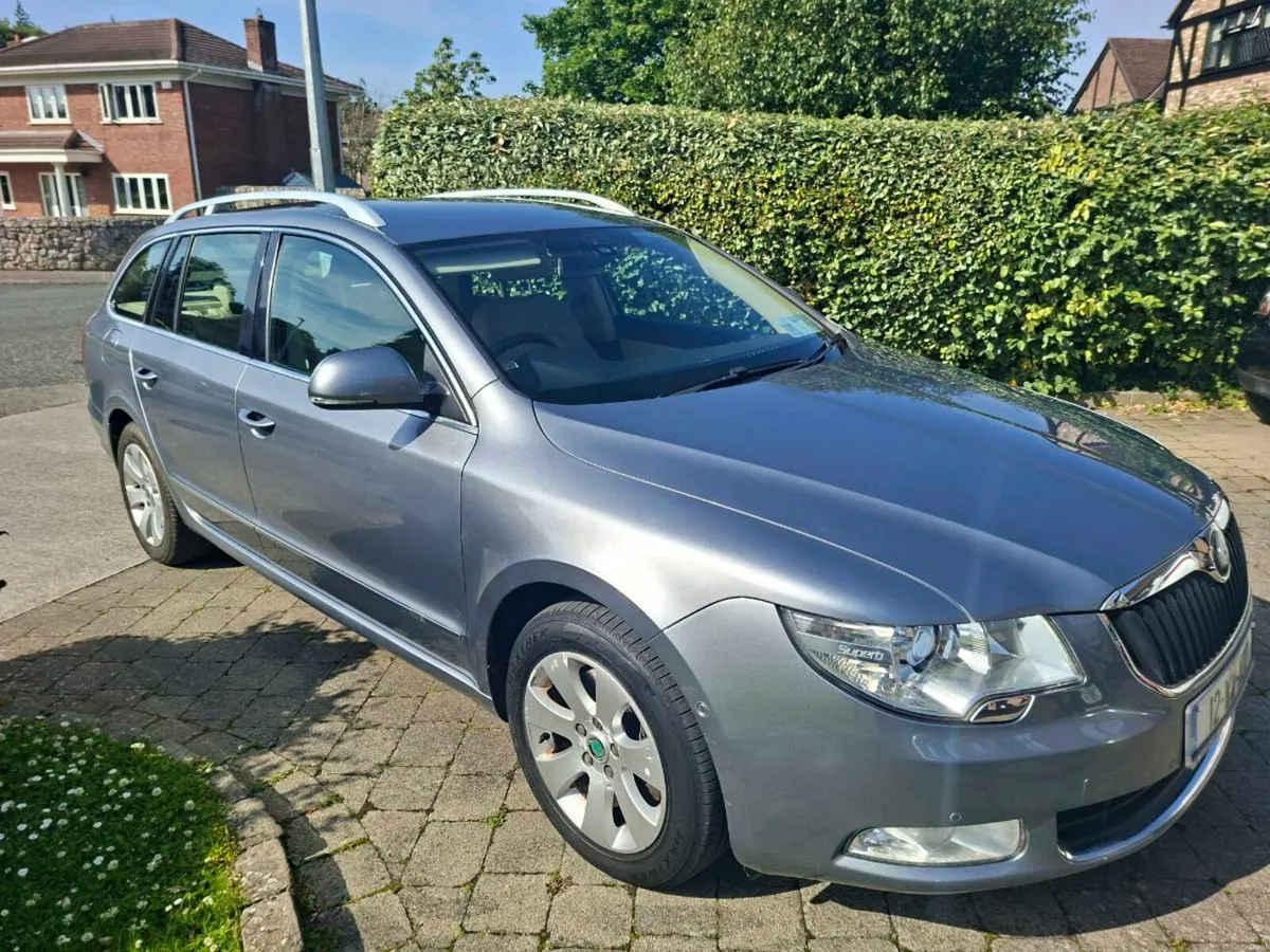 Skoda superb estate 2012 HIGH SPEC MINT - Image 1