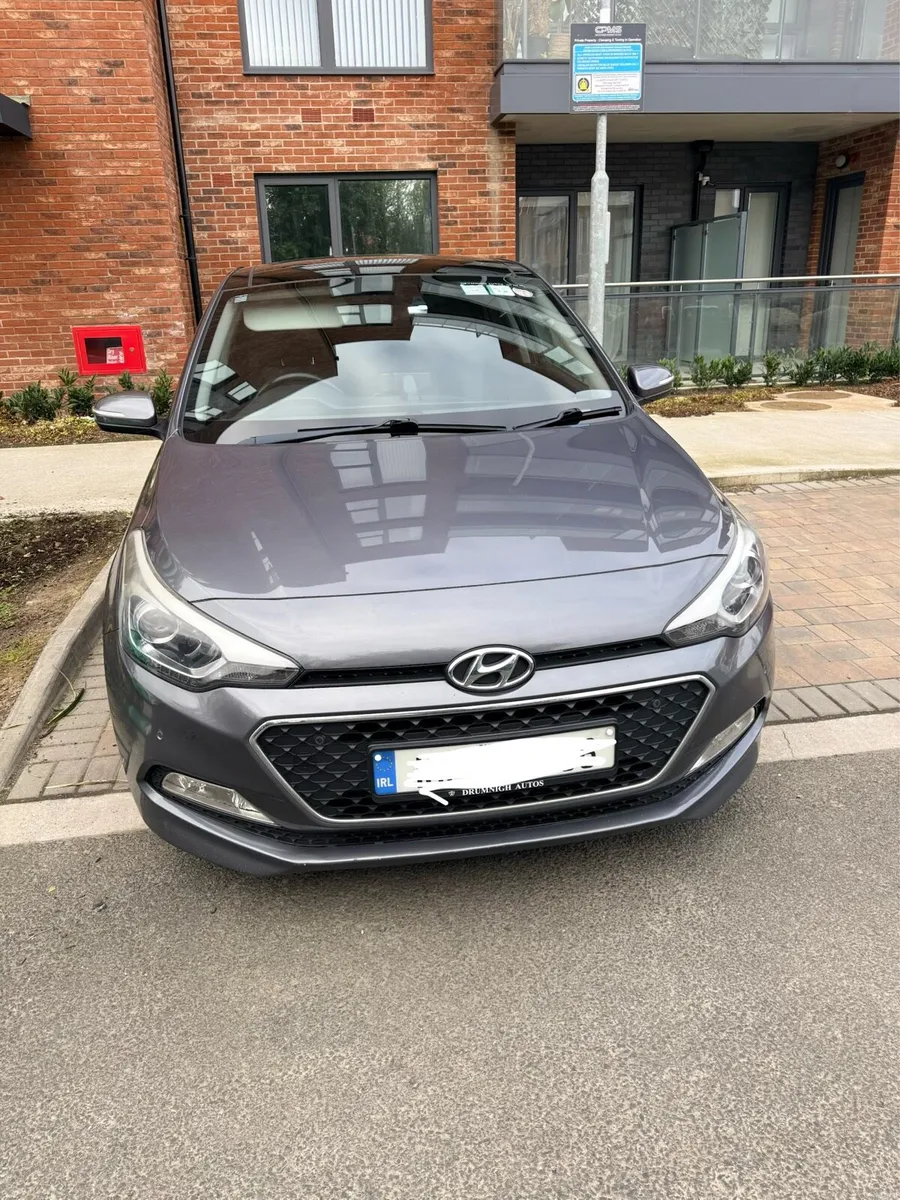Hyundai i20 DELUXE 1.2 PETROL - Image 4