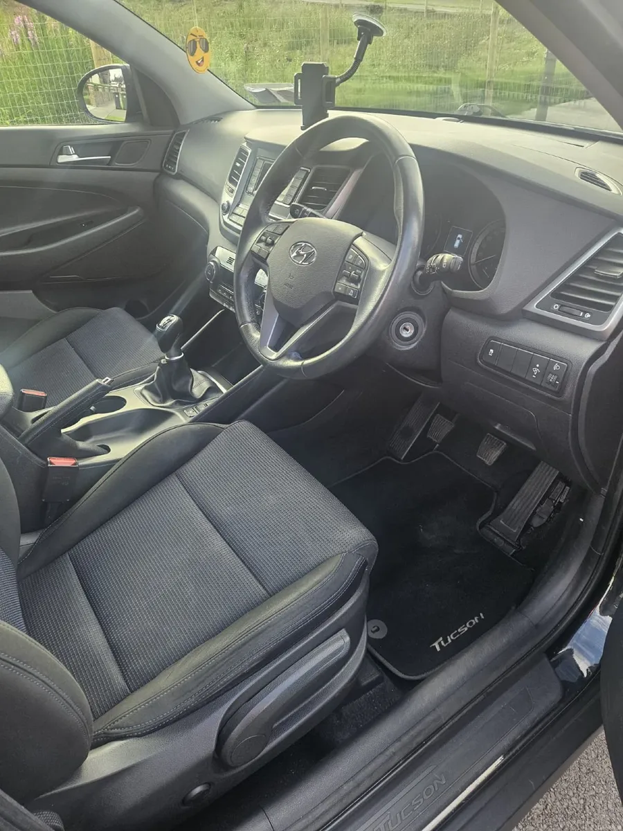 Hyundai Tucson 2017 Low kms - Image 4