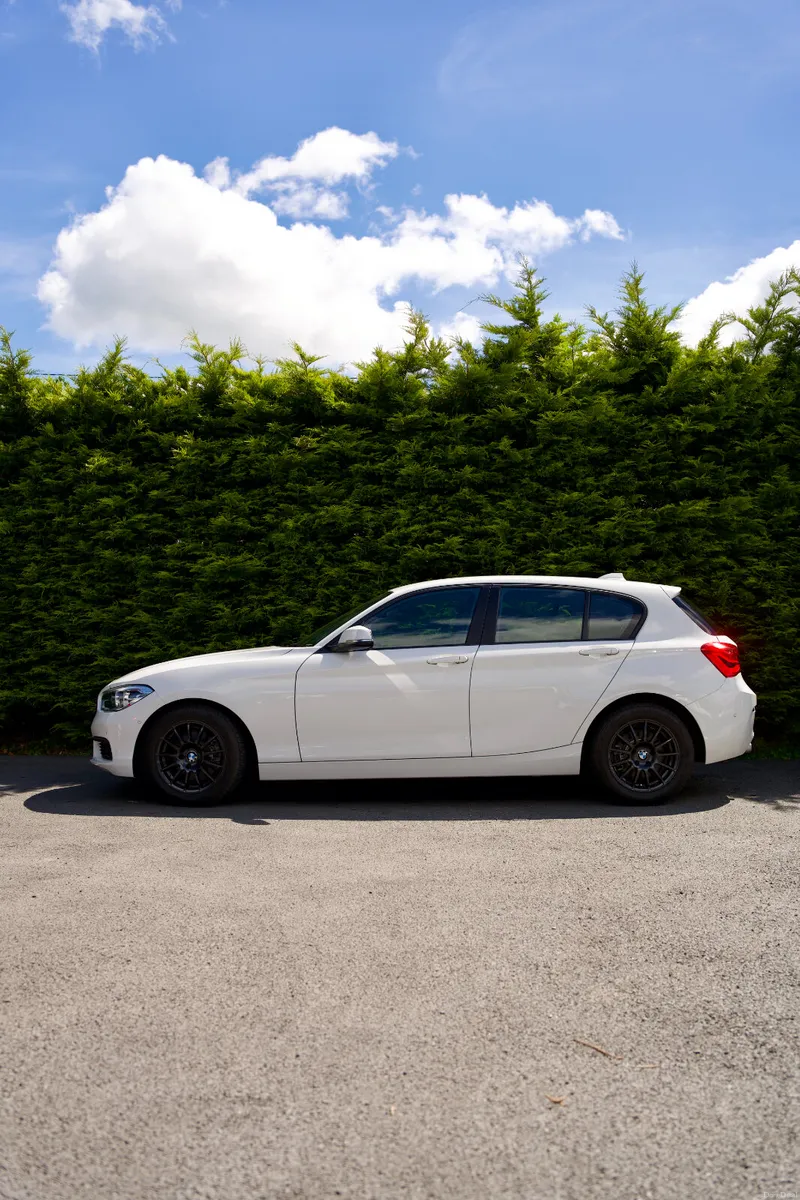 BMW 118i 1.5L 2018 - Image 2