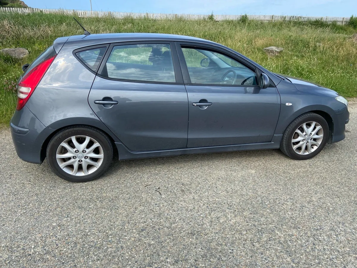 Car - Image 4