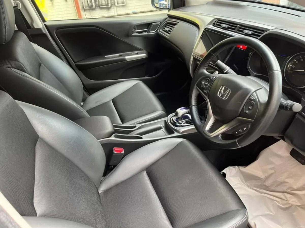 2014 Honda Grace Hybrid 4WD Autobox - High Spec - Image 2