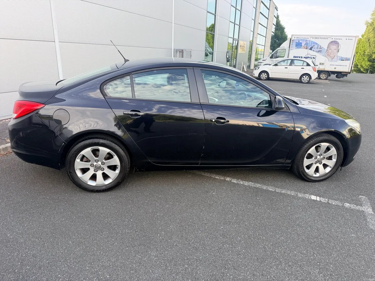 2009 Opel insignia petrol - Image 2