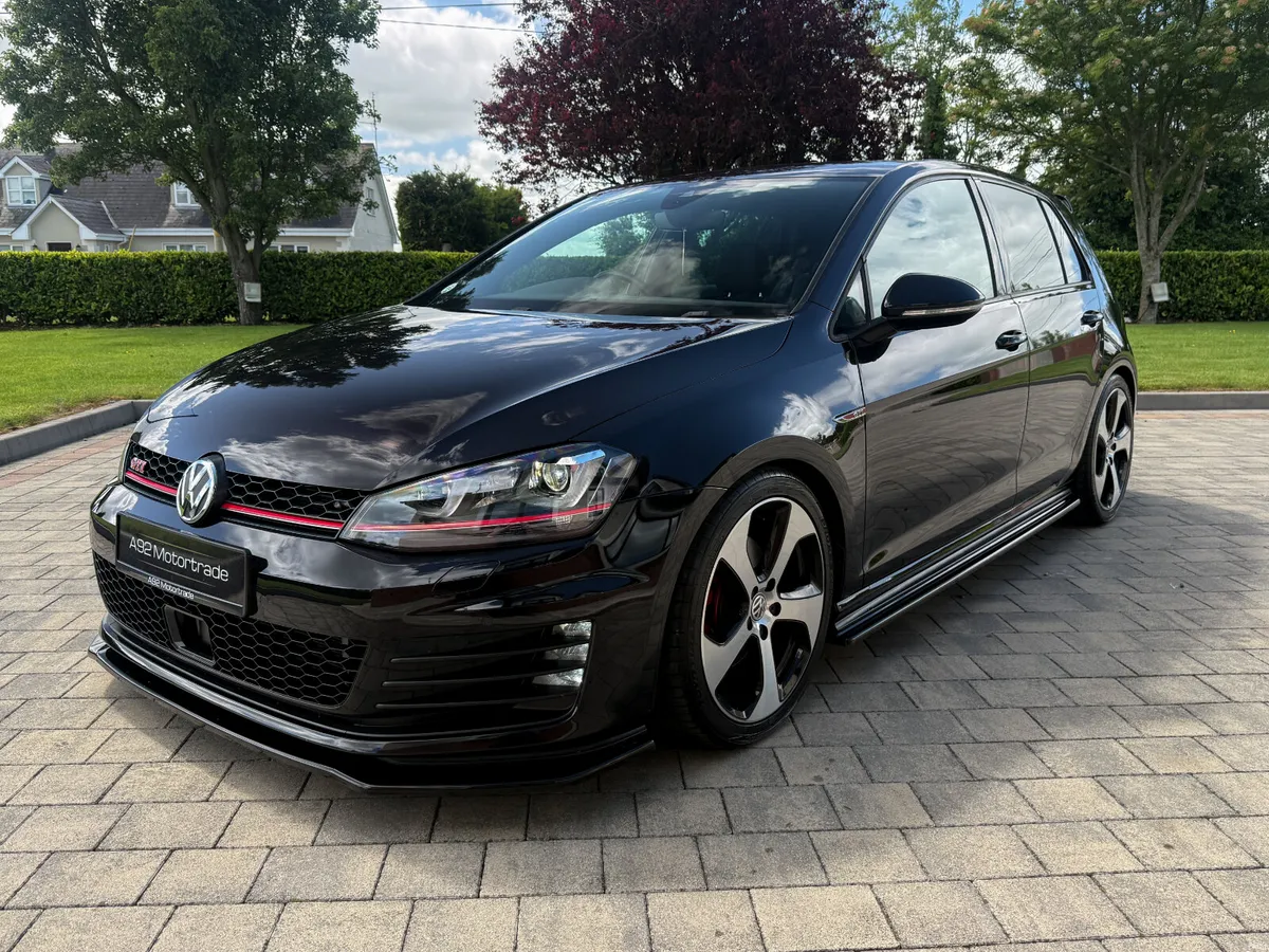 2017 Volkswagen Golf GTI - Image 2