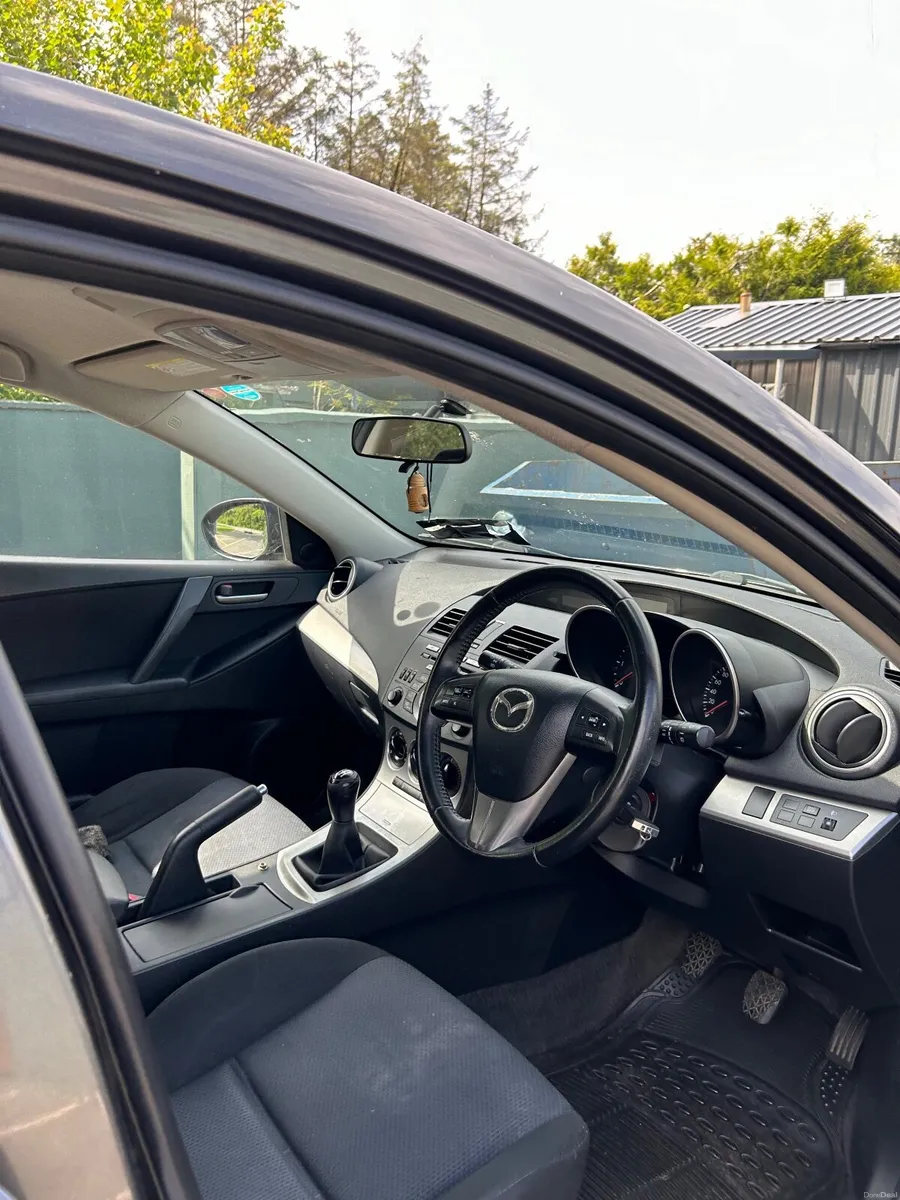 Mazda3 2010 - Image 2