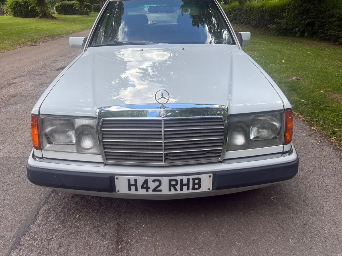 Mercedes-Benz 300D W124 - Image 4