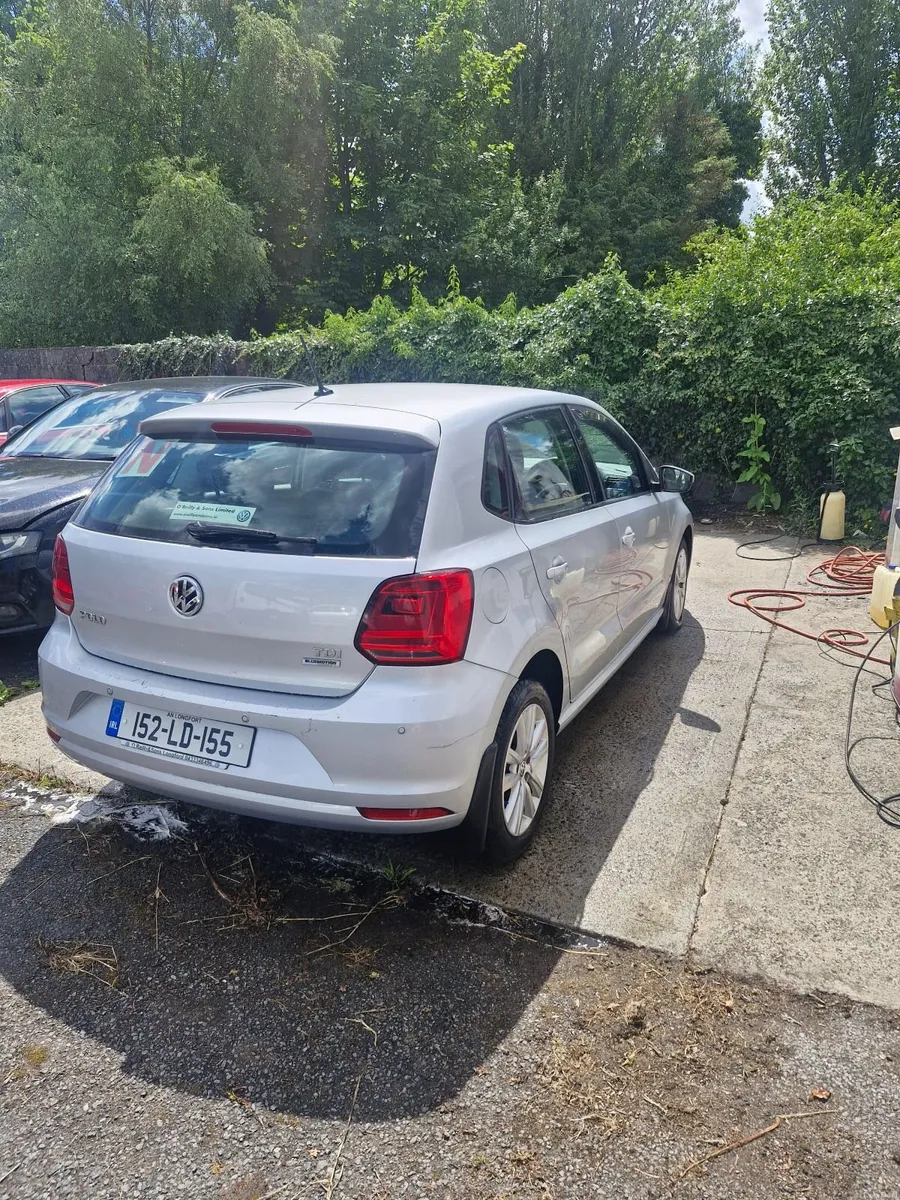 Volkswagen Polo 2015 - Image 2