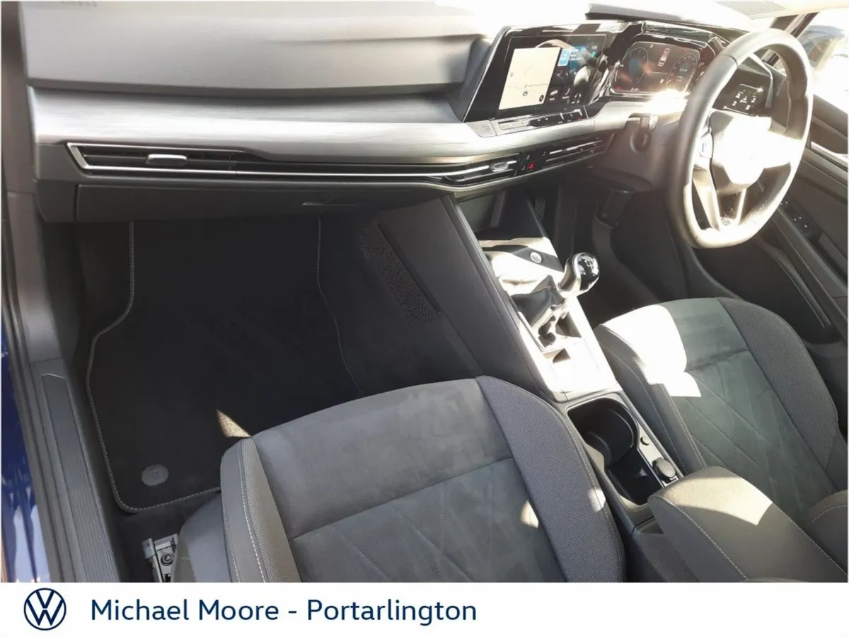 Volkswagen Golf 2.0 TDI 115HP Style - Image 4