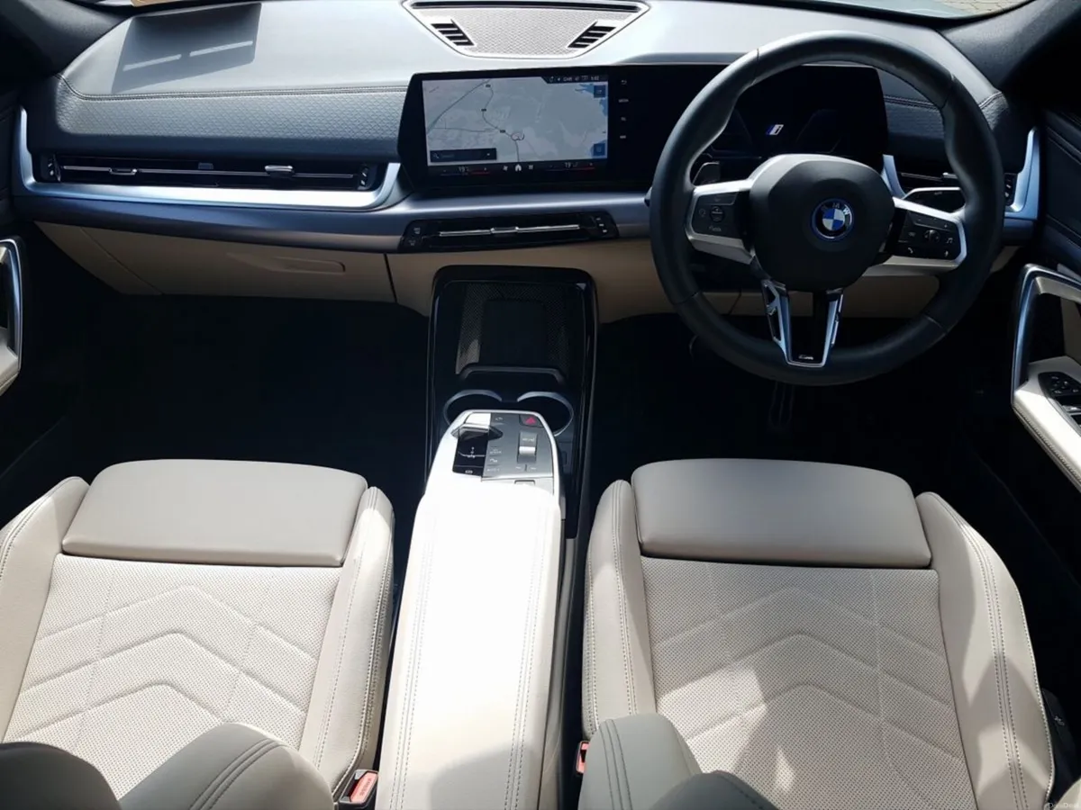 BMW iX2 eDrive20 Shadow Edition - Image 4