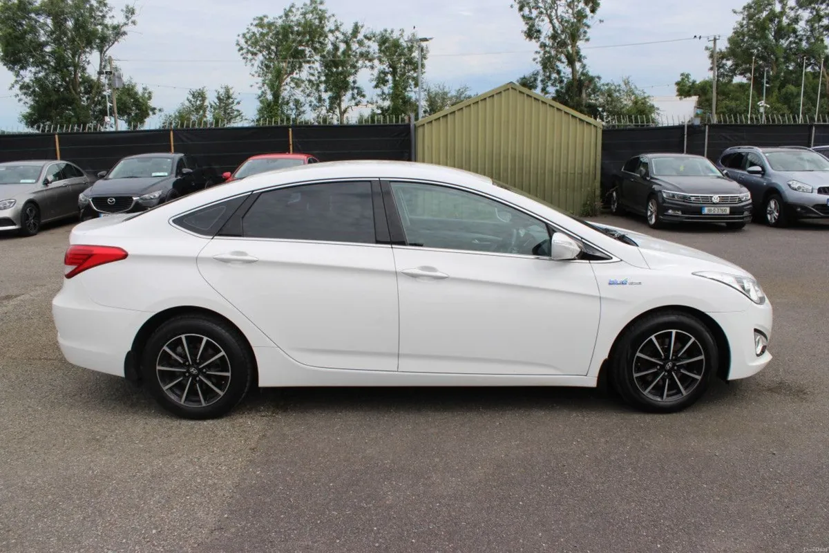 Hyundai i40 Comfort 1.7 Diesel - TENDER 3 - Image 4