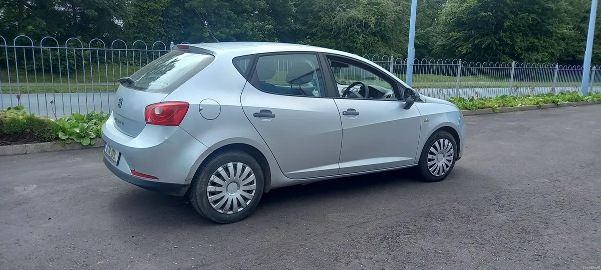 SEAT Ibiza 2010 - Image 2