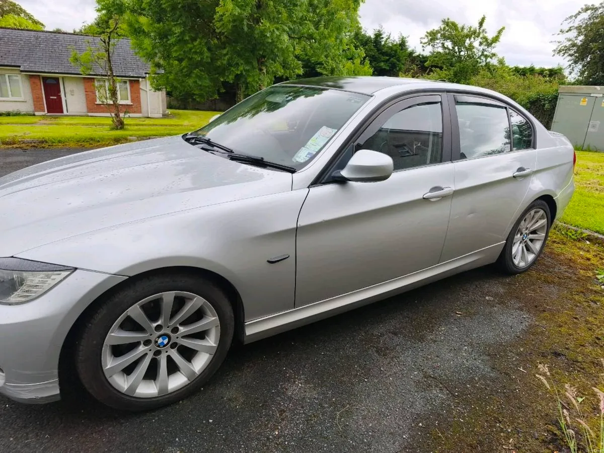 BMW 320 - Image 2