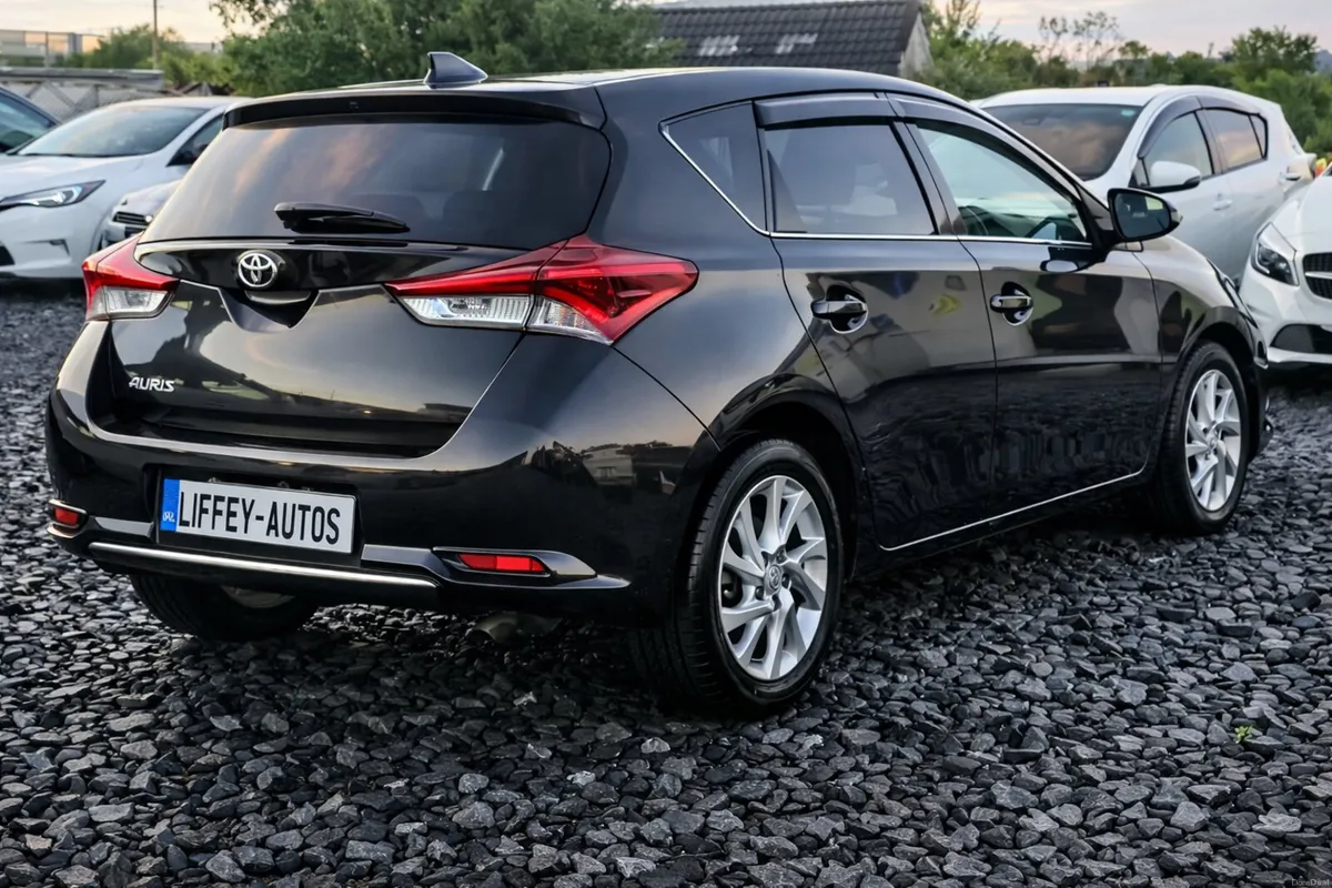 Toyota Auris 2016 Hybrid Sport pack 1.5 AUTOMATIC - Image 5