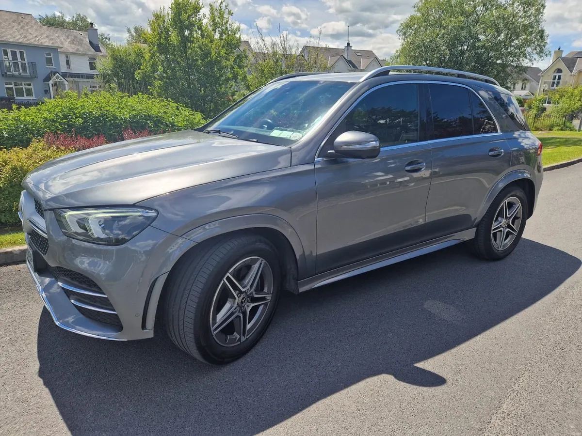 2022 Mercedes-Benz GLE 300D SUV 4Matic AMG Line - Image 3
