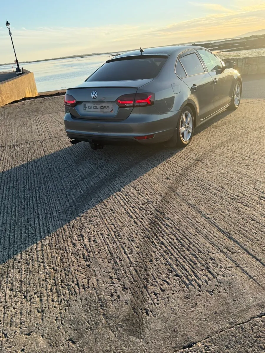Volkswagen Jetta - Image 6