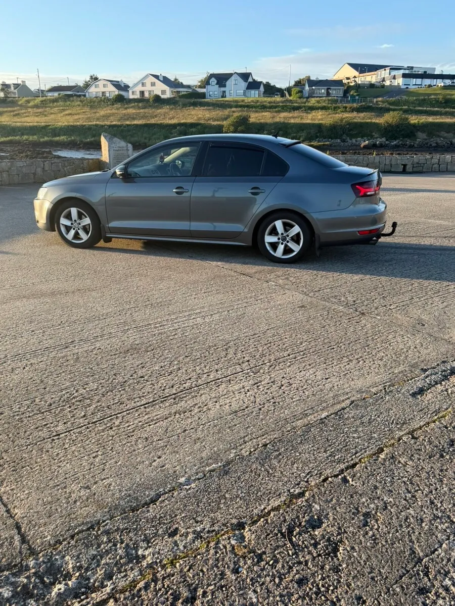Volkswagen Jetta - Image 4