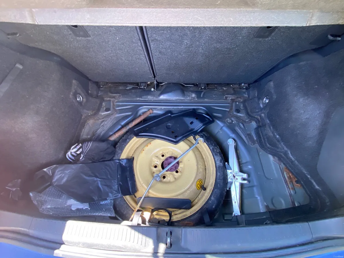 Toyota Auris 2007 - Image 5