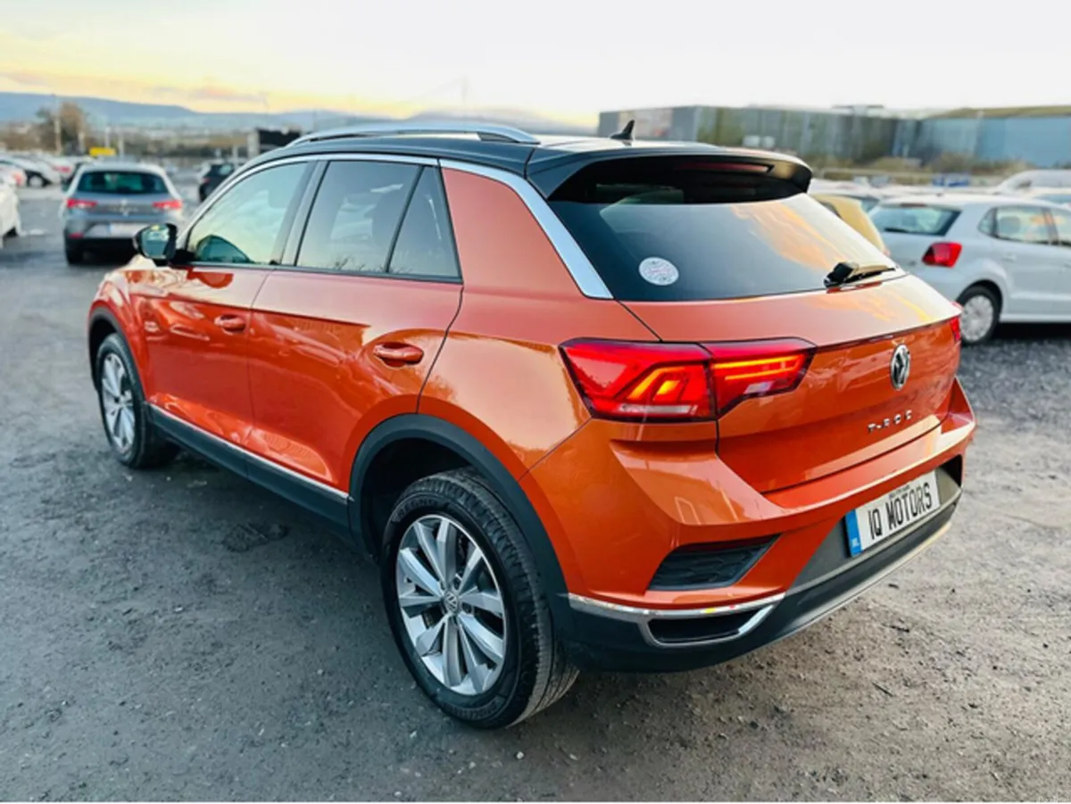 Volkswagen T-Roc 2.0 TDI Style with Design Package - Image 5